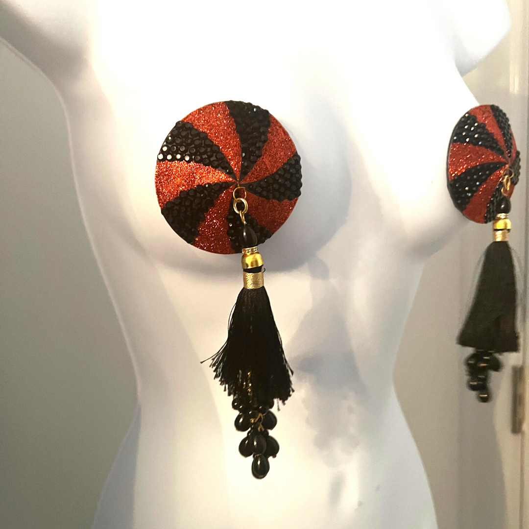 RAVEN Pasties de pezones intrincados negros y naranjas, cubiertas con borlas con cuentas a mano (2 piezas) para raves y festivales de lencería burlesca